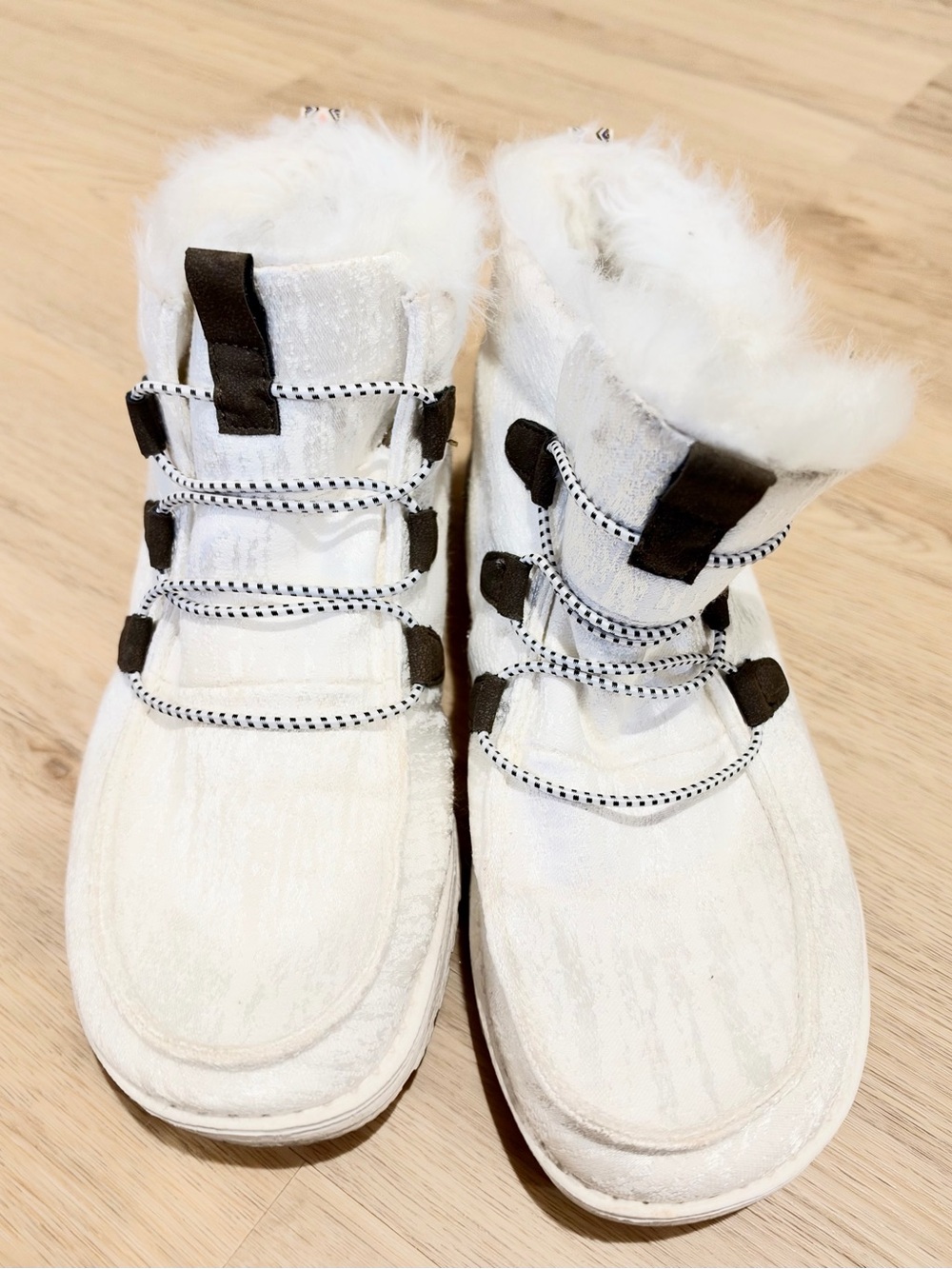 White Faux Fur Winter Hey Dude Women’s Boots